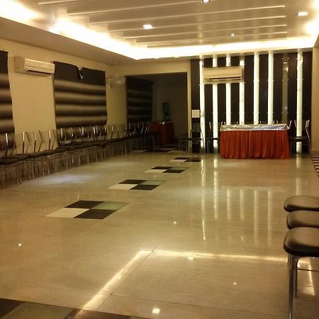 The Sapphire Grand Hotel Varanasi Exterior photo