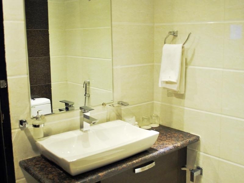 The Sapphire Grand Hotel Varanasi Room photo
