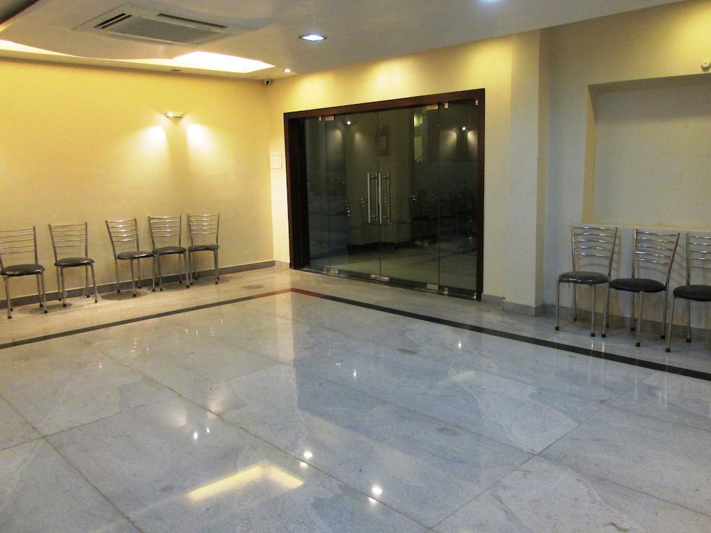 The Sapphire Grand Hotel Varanasi Exterior photo