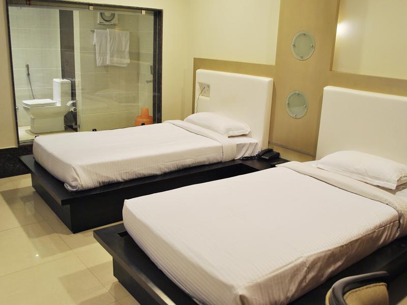 The Sapphire Grand Hotel Varanasi Exterior photo