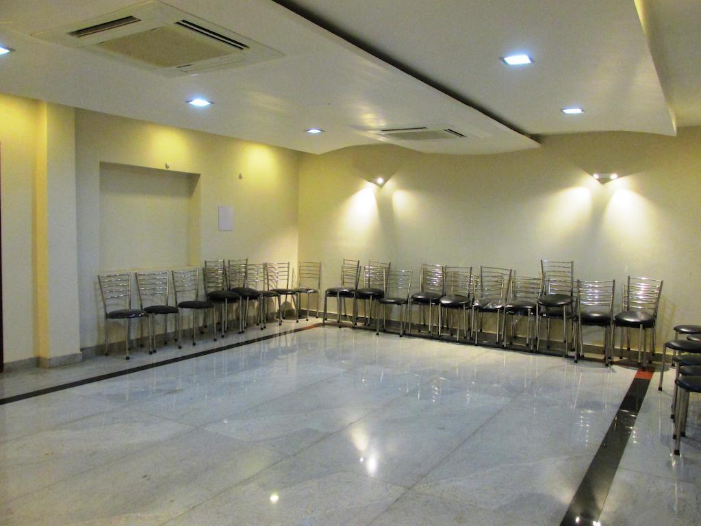The Sapphire Grand Hotel Varanasi Exterior photo